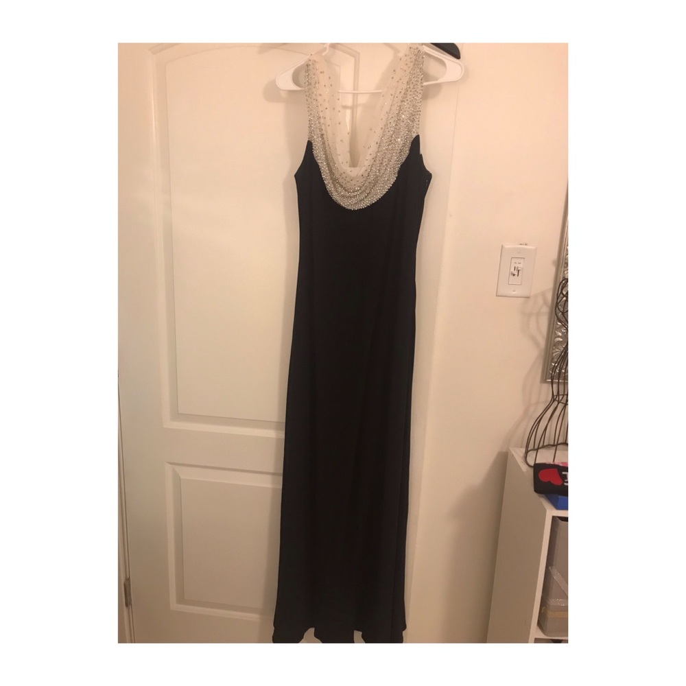 OFFERS WELCOME✨BEAUTIFUL FORMAL GOWN✨